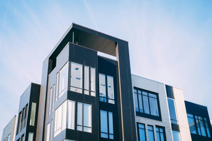 Apartman ve Sitelerde Demirbaş Masrafları: Kiracı mı Öder Ev Sahibi mi?